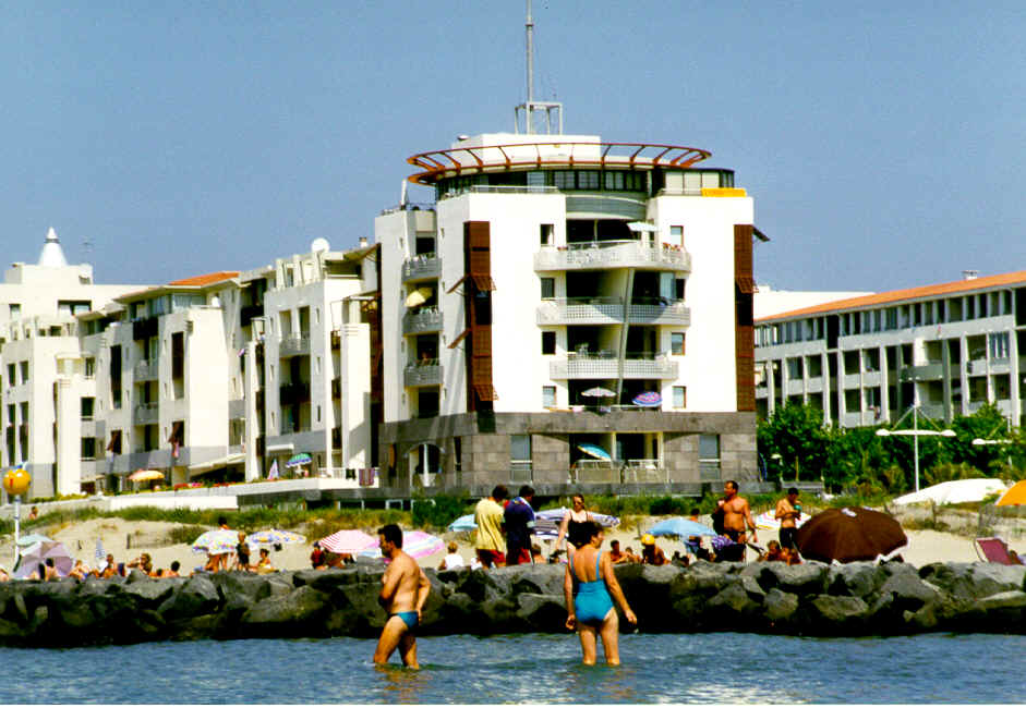 Residence Cap d'Agde 2small1.bmp (1867742 bytes)